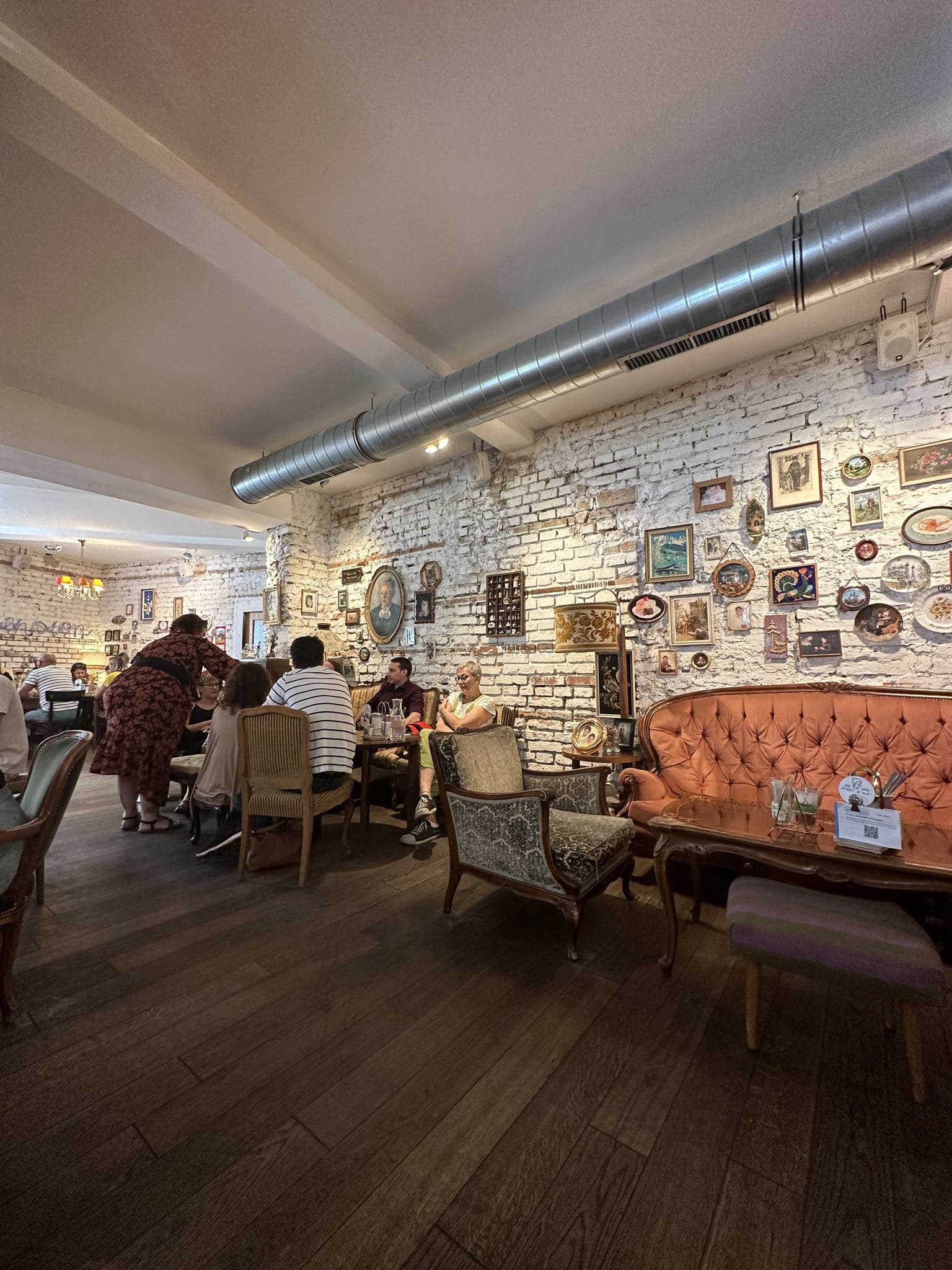 Vollpension: o café das vovós (e a Sacher Torte que a gente comeu)