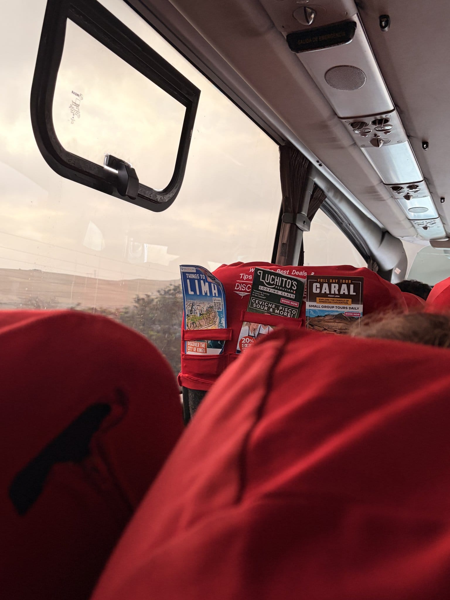 A estrada até Paracas: quatro horas direto